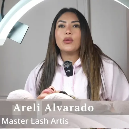 Home 22 - Fluffy Co. Studio in Miami Wet Look en Extensiones de Pestañas: Técnica de Espigas Paso a Paso