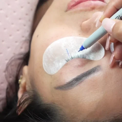 Fluffy Doll Eye en Mega Volumen Hibridas - Fluffy Co. Studio in Miami